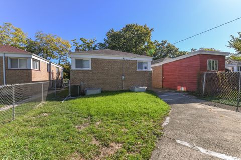 Tiny photo for 12522 S Racine Avenue, Calumet Park, IL 60827 (MLS # 12500931)