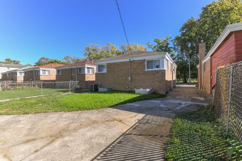Tiny photo for 12522 S Racine Avenue, Calumet Park, IL 60827 (MLS # 12500931)
