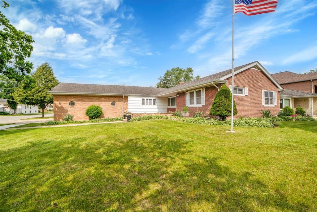 Photo for 1303 Rice Street, Melrose Park, IL 60160 (MLS # 12480557)