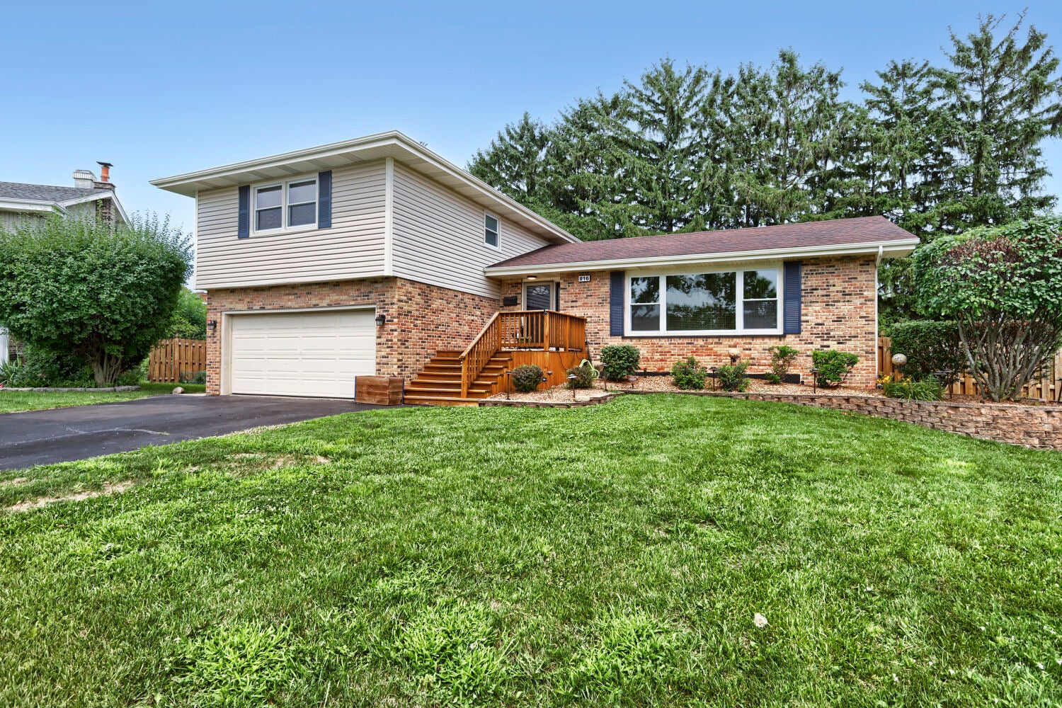 816 W Heritage Drive