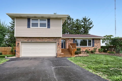 Photo of 816 W Heritage Drive, Addison, IL 60101 (MLS # 12703473)