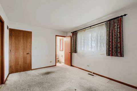 Tiny photo for 496 Sheridan Lane, Schaumburg, IL 60193 (MLS # 12626374)