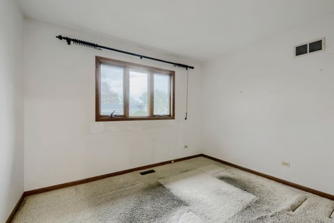 Tiny photo for 496 Sheridan Lane, Schaumburg, IL 60193 (MLS # 12626374)