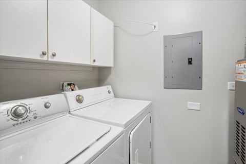 Tiny photo for 33 Ashburn Court #B, Schaumburg, IL 60193 (MLS # 12659200)