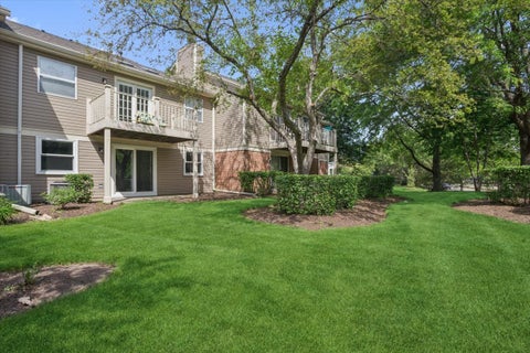 Tiny photo for 33 Ashburn Court #B, Schaumburg, IL 60193 (MLS # 12659200)