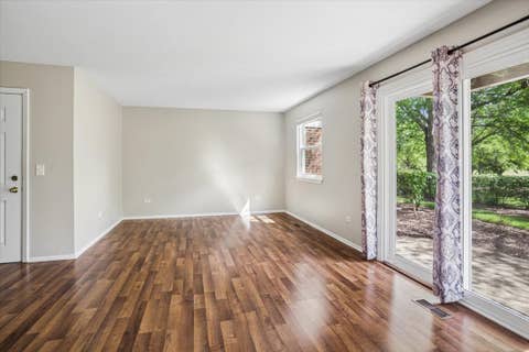 Tiny photo for 33 Ashburn Court #B, Schaumburg, IL 60193 (MLS # 12659200)