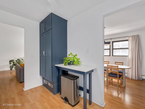 Tiny photo for 500 Washington Boulevard #301, Oak Park, IL 60302 (MLS # 12639523)
