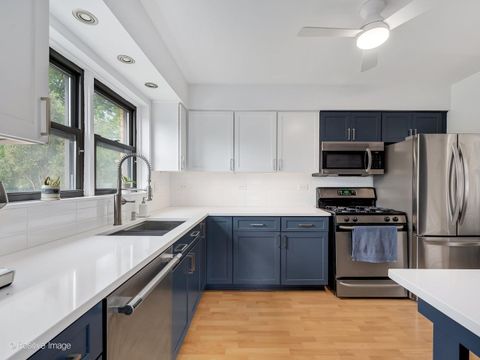 Tiny photo for 500 Washington Boulevard #301, Oak Park, IL 60302 (MLS # 12639523)