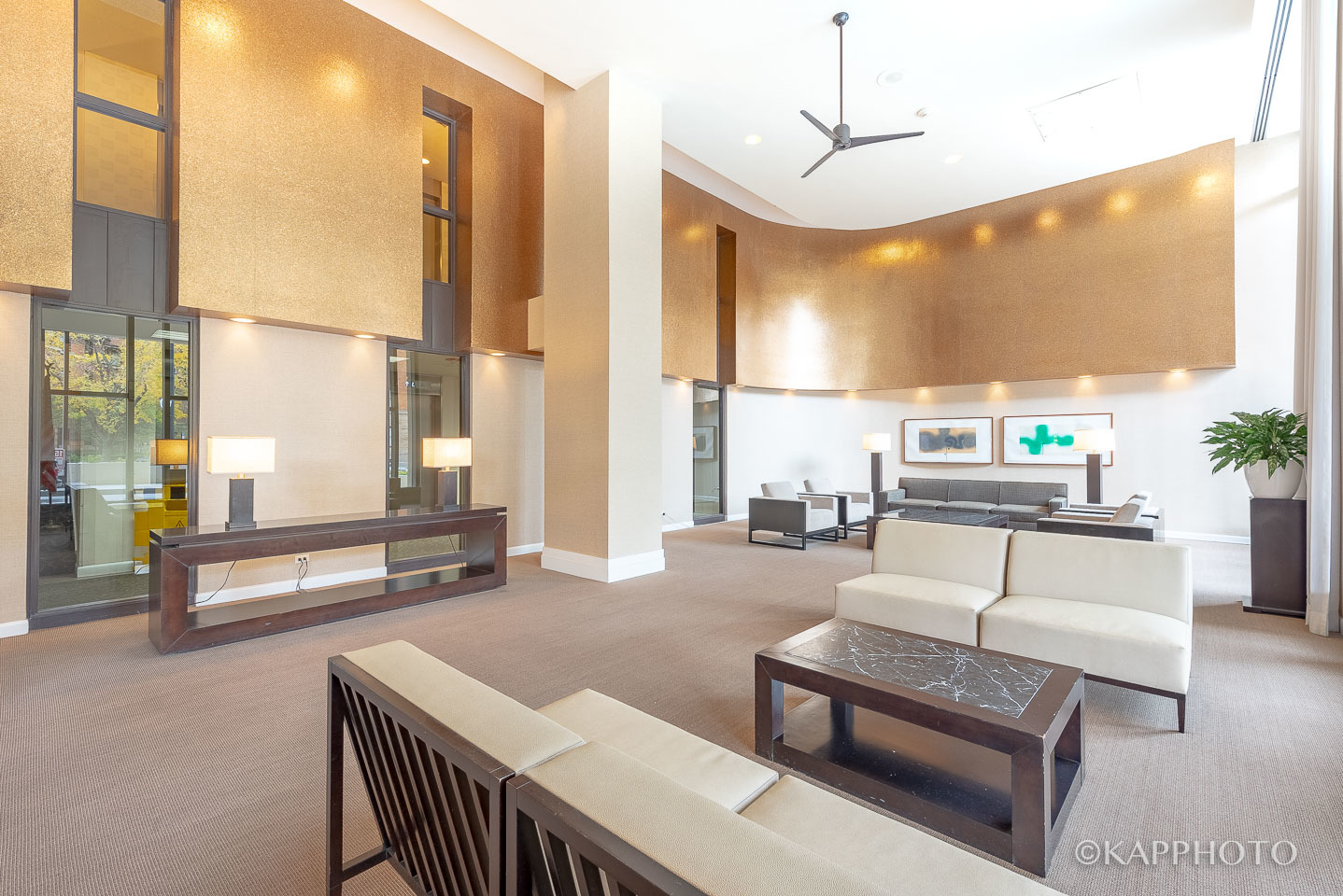 3930 N Pine Grove Avenue 2005