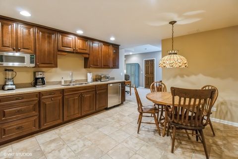 Tiny photo for 909 Red Oak Drive, Western Springs, IL 60558 (MLS # 12409934)