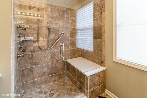 Tiny photo for 909 Red Oak Drive, Western Springs, IL 60558 (MLS # 12409934)