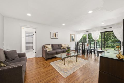 Tiny photo for 1813 Hemlock Place #110, Schaumburg, IL 60173 (MLS # 12704383)