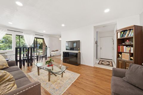 Tiny photo for 1813 Hemlock Place #110, Schaumburg, IL 60173 (MLS # 12704383)