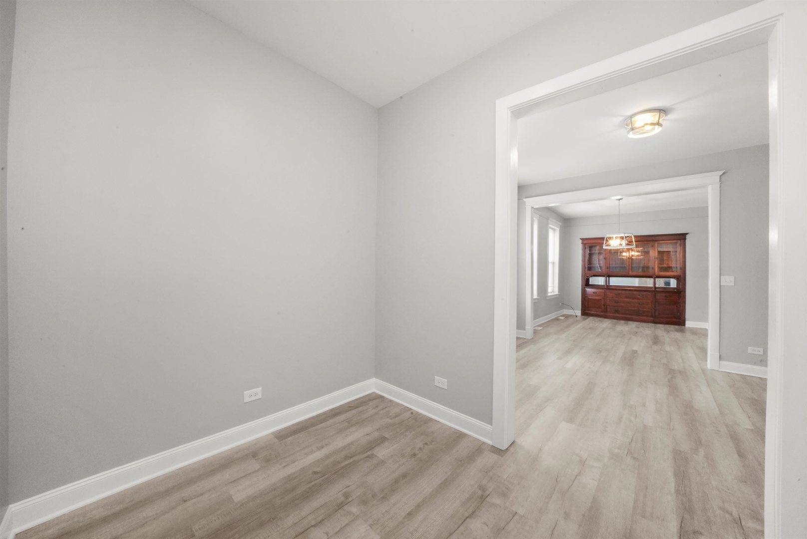 5401 W 22nd Place