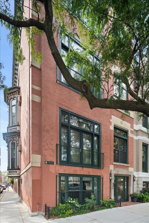 Photo of Chicago, IL 60610 (MLS # 12759390)