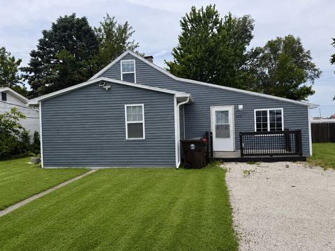 Photo of 611 N Chestnut Street, Wapella, IL 61777 (MLS # 12667262)