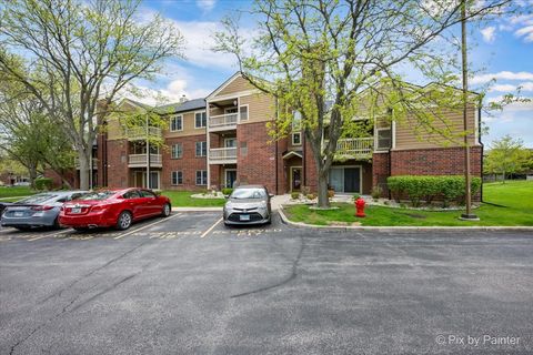 Tiny photo for 110 GLENGARRY Drive #10-106, Bloomingdale, IL 60108 (MLS # 12636805)