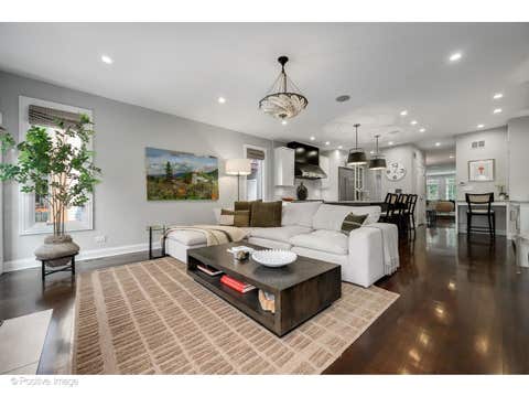 Tiny photo for 1844 W Barry Avenue, Chicago, IL 60657 (MLS # 12728692)