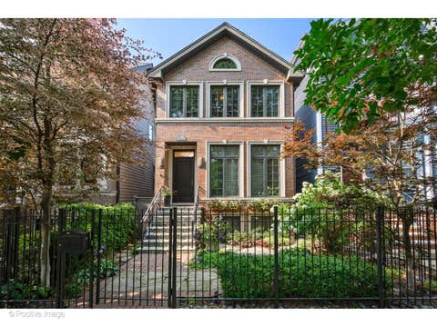 Photo of 1844 W Barry Avenue, Chicago, IL 60657 (MLS # 12728692)