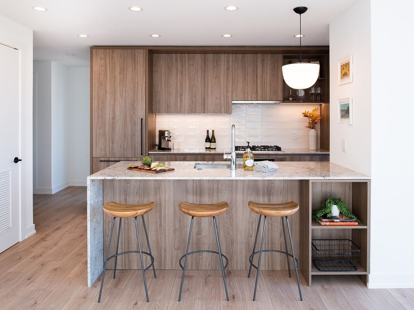 369 W Grand Avenue 4001