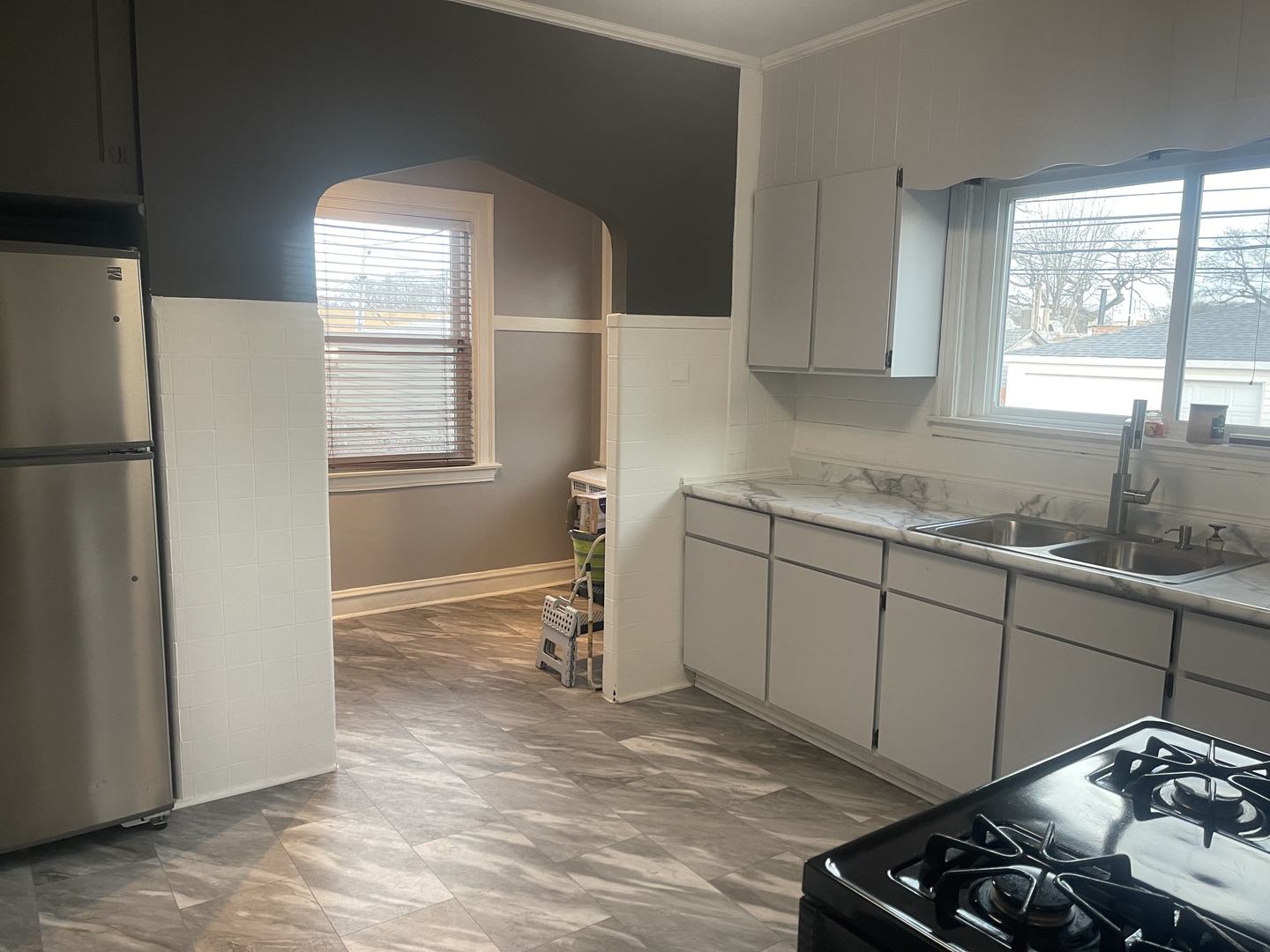 1534 E 86th Place