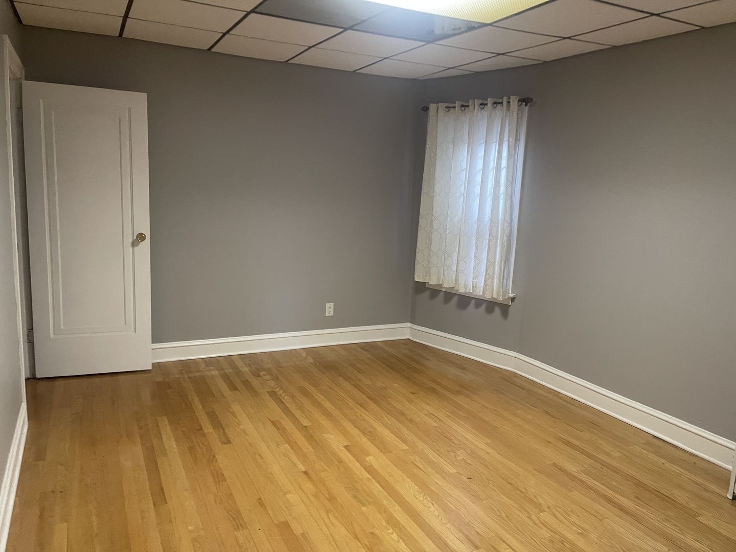 1534 E 86th Place