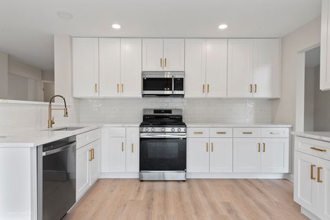 Tiny photo for 16447 Coventry Lane, Crest Hill, IL 60403 (MLS # 12635476)