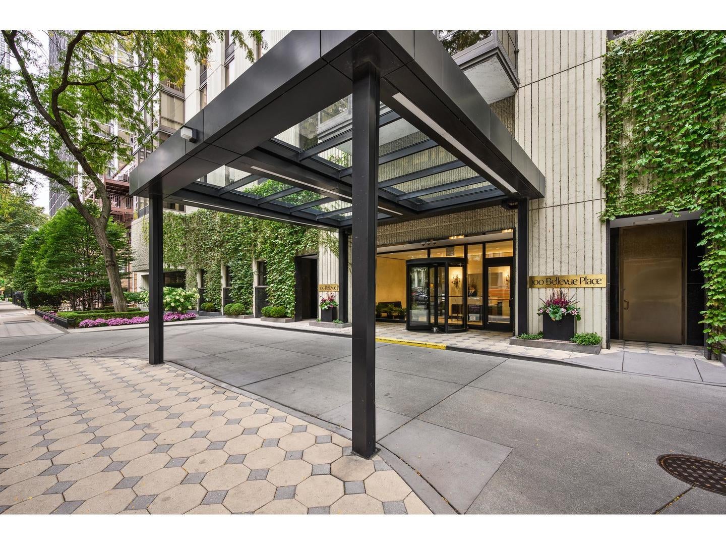 100 E Bellevue Place 6A