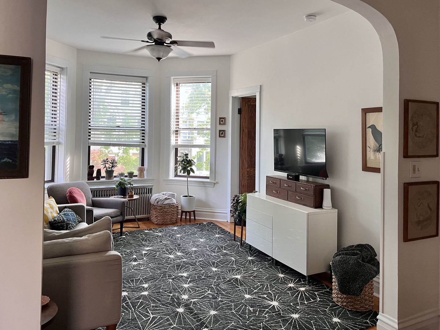 2020 W Waveland Avenue