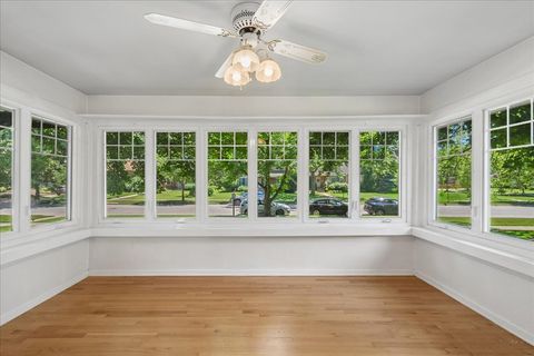 Tiny photo for 708 Courtland Avenue, Park Ridge, IL 60068 (MLS # 12663309)