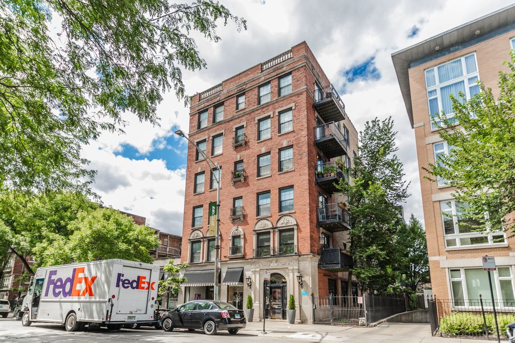 Photo for 4144 N Sheridan Road #409, Chicago, IL 60613 (MLS # 12503283)