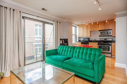 Tiny photo for 4144 N Sheridan Road #409, Chicago, IL 60613 (MLS # 12503283)