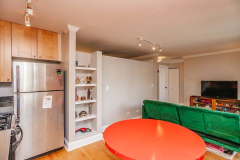 Tiny photo for 4144 N Sheridan Road #409, Chicago, IL 60613 (MLS # 12503283)