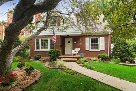 Tiny photo for 501 N Douglas Avenue, Arlington Heights, IL 60004 (MLS # 12655562)