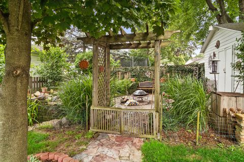 Tiny photo for 501 N Douglas Avenue, Arlington Heights, IL 60004 (MLS # 12655562)