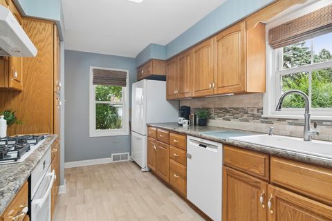 Tiny photo for 501 N Douglas Avenue, Arlington Heights, IL 60004 (MLS # 12655562)