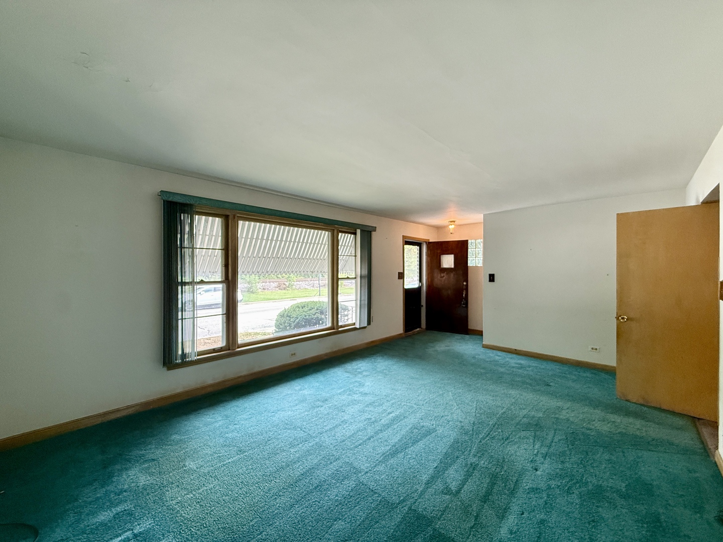 10416 S Sacramento Avenue