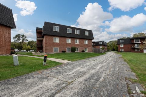 Tiny photo for 3012 171st Street #2E, Hazel Crest, IL 60429 (MLS # 12502158)