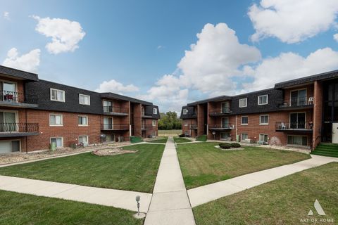 Tiny photo for 3012 171st Street #2E, Hazel Crest, IL 60429 (MLS # 12502158)