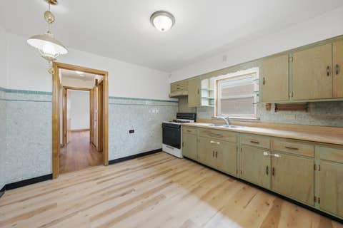 Tiny photo for 4000 Clarence Avenue, Berwyn, IL 60402 (MLS # 12679203)