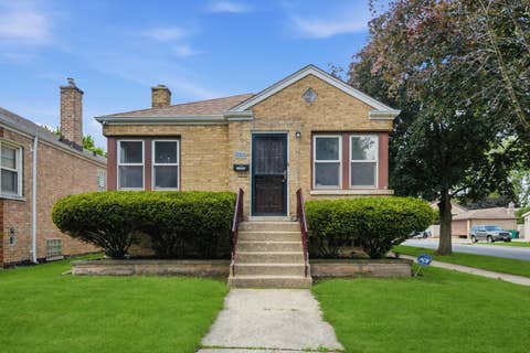 Photo of 4000 Clarence Avenue, Berwyn, IL 60402 (MLS # 12679203)