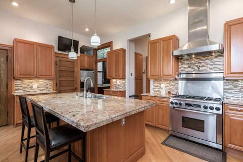 Tiny photo for 4942 S Ellis Avenue, Chicago, IL 60615 (MLS # 12705893)