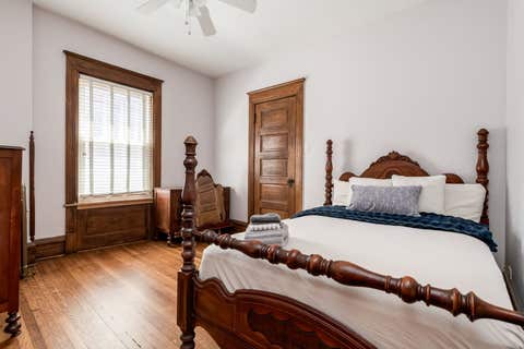 Tiny photo for 4942 S Ellis Avenue, Chicago, IL 60615 (MLS # 12705893)