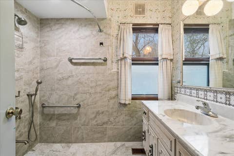 Tiny photo for 609 Forest Edge Lane, Des Plaines, IL 60016 (MLS # 12584516)
