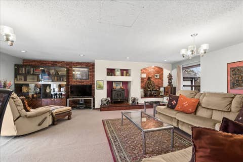 Tiny photo for 609 Forest Edge Lane, Des Plaines, IL 60016 (MLS # 12584516)