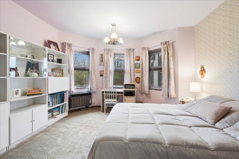 Tiny photo for 609 Forest Edge Lane, Des Plaines, IL 60016 (MLS # 12584516)