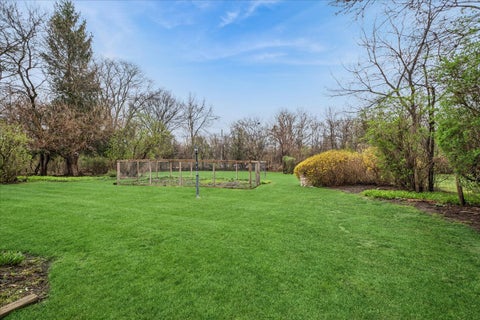 Tiny photo for 609 Forest Edge Lane, Des Plaines, IL 60016 (MLS # 12584516)