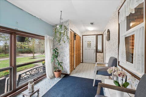 Tiny photo for 609 Forest Edge Lane, Des Plaines, IL 60016 (MLS # 12584516)