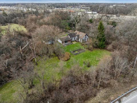 Tiny photo for 609 Forest Edge Lane, Des Plaines, IL 60016 (MLS # 12584516)