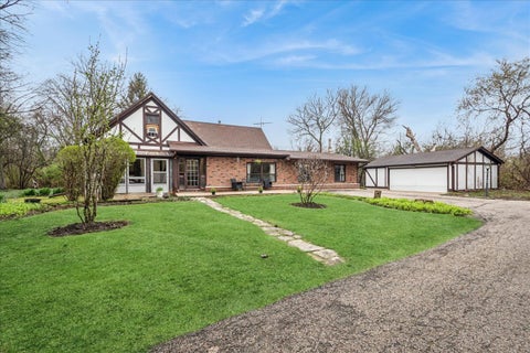 Tiny photo for 609 Forest Edge Lane, Des Plaines, IL 60016 (MLS # 12584516)